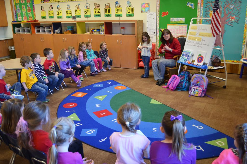 Dorr Half Day students in circle time